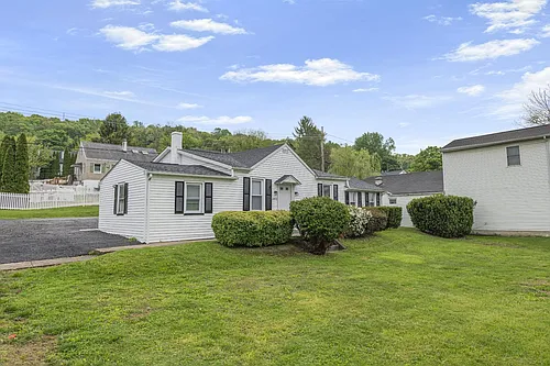 1402 Valley Rd Photo 1