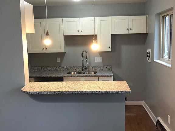 4th image of 3616 Newton Ave #8