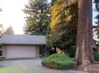 719 95th Ave NE, Bellevue, WA 98004