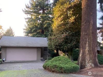 719 95th Avenue NE, Bellevue, WA, 98004
