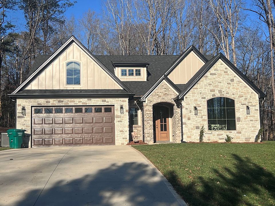 2nd image of 507 Hampton Blvd