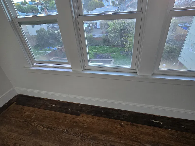 1179 Macarthur Blvd — Photo 2