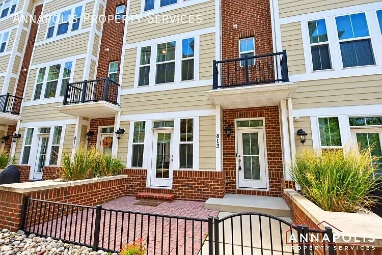 813 Francis Harris Pl