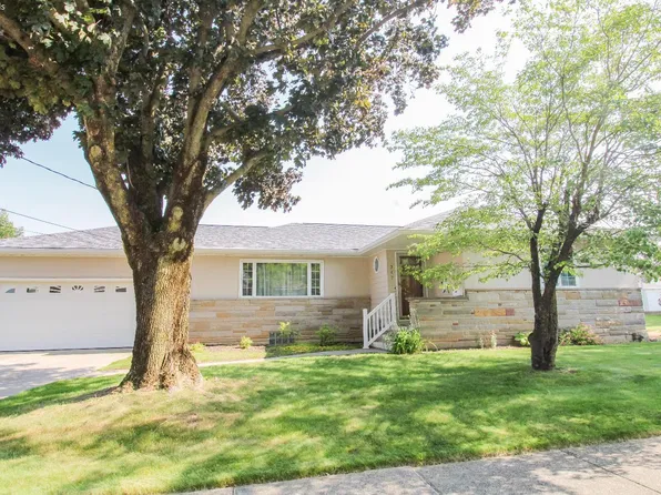 317 Albina Dr, Bellevue, OH 44811