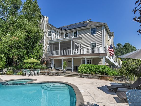 2nd image of 116 Denniston Dr