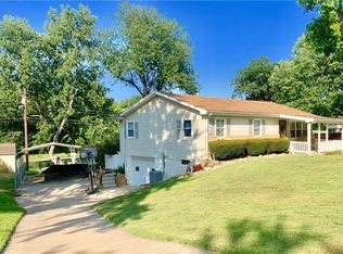 1513 Frankie Ln, Saint Joseph, MO 64503