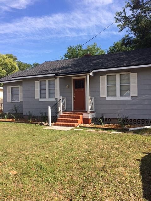1st image of 652 W 46th St