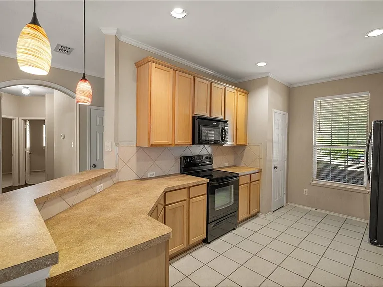5817 Quicksilver Dr — Photo 7