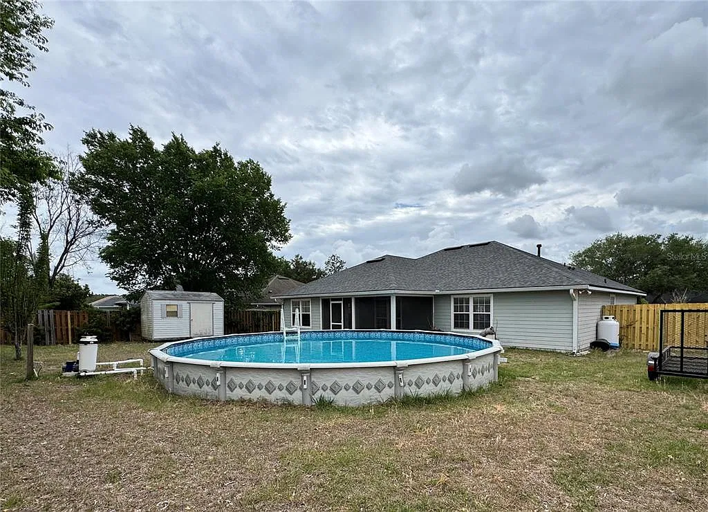 3 bed, 2.0 bath, 1649 sqft, $2,400 — Photo 3