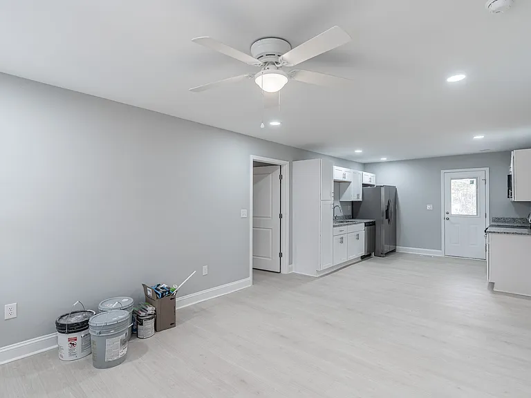3250 Bagnal Dr — Photo 6
