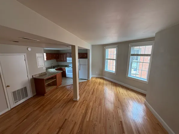 209 Hanover St APT 3, Fredericksburg, VA 22401