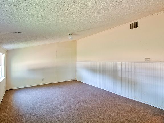 5th image of 111 Faye Cir