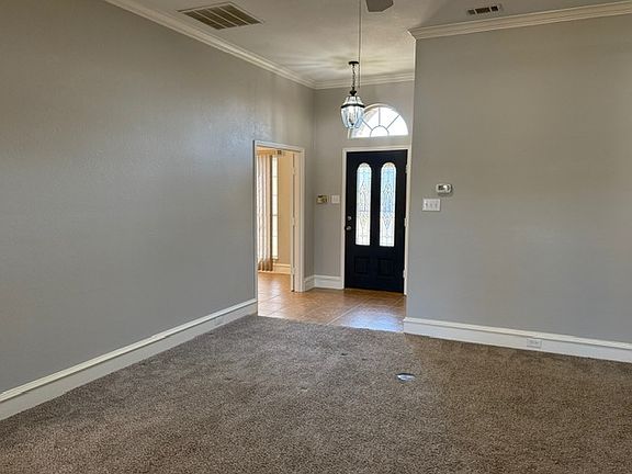 3rd image of 5403 Palace Dr