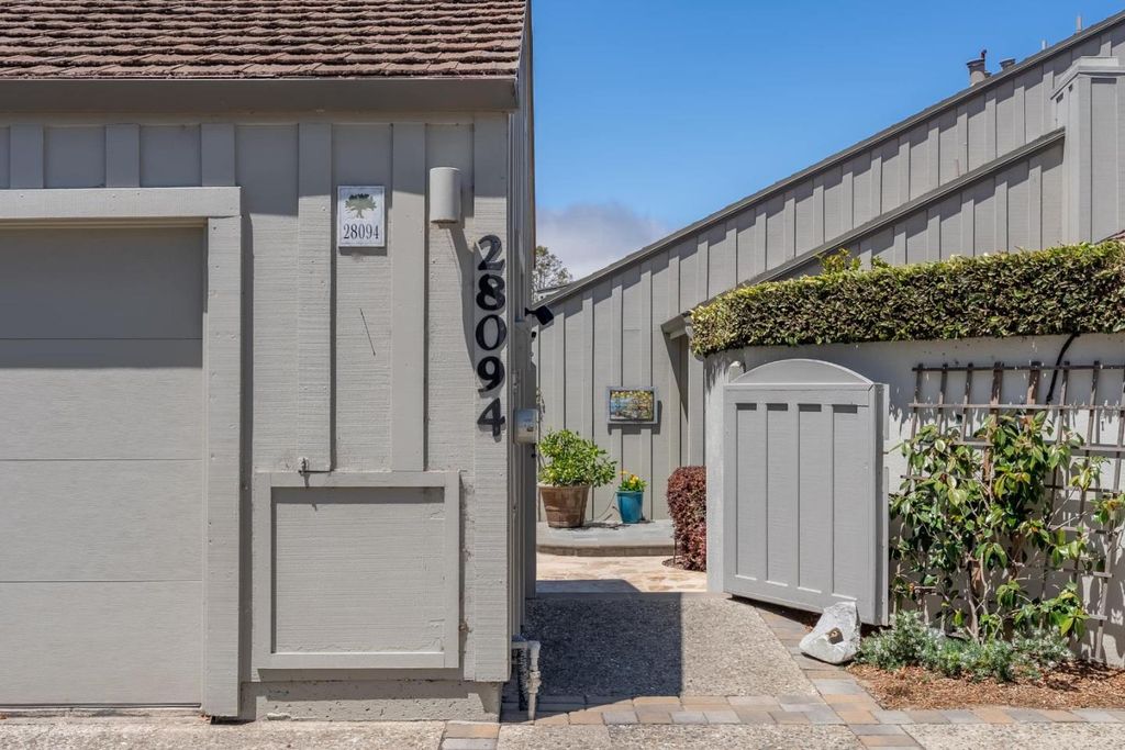 28094 Barn Court 2
