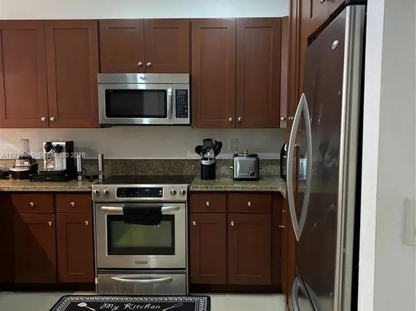 10788 NW 74th Ln, Doral, FL 33178