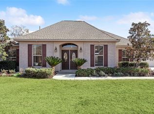 311 Lac Cypriere Dr, Luling, LA 70070