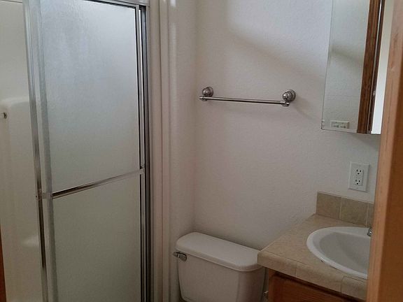 4th image of 2209 Thompson Dr
