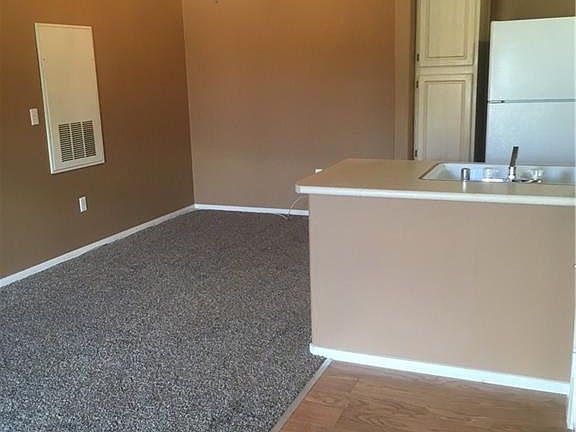2nd image of 855 N Stephanie St Unit 2423