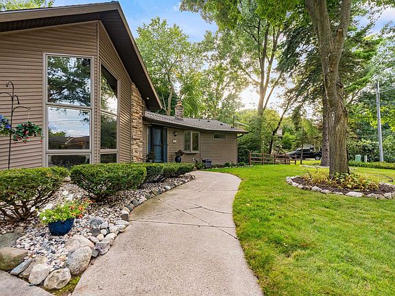 4th image of 3046 Bay View Dr