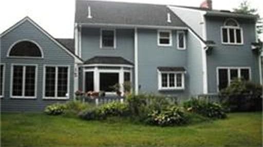 1st image of 6 Woodledge Ln