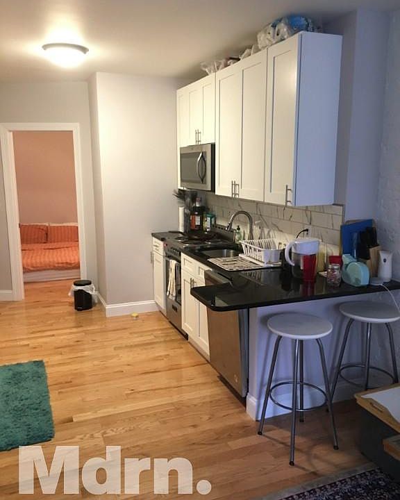 1st image of 450 W 46th St APT 3RE