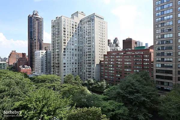 Rented by Sotheby's International Realty | media 31