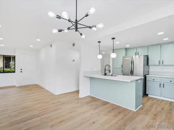 345 N Melrose Dr Unit C, Vista, CA 92083