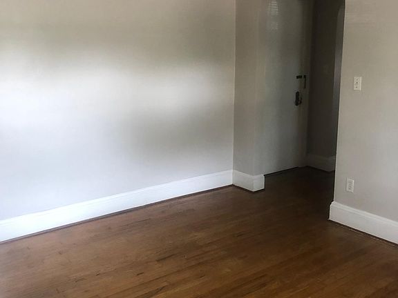 4th image of 1242 Cove Ave #1