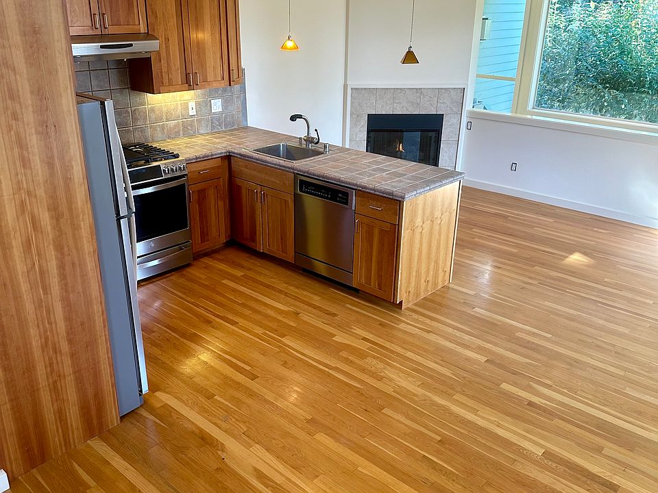 1st image of 15 Willow St APT A