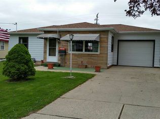 907 Dena St, Waterloo, IA 50702