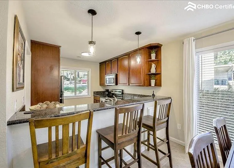3911 Hills Ct — Photo 13