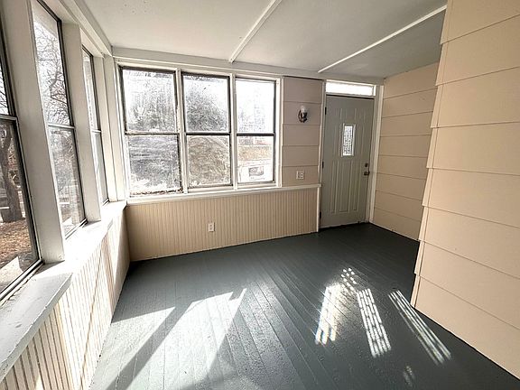 5th image of 315 Annapolis St W