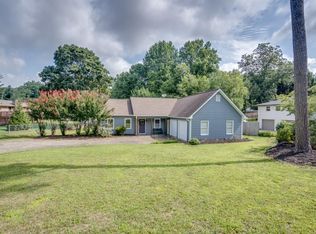 1811 Kinridge Rd, Marietta, GA 30062