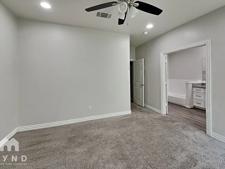 10401 Cathedral Dr #B — Photo 5