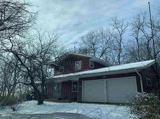 5222 S Schnitzler Rd, Elizabeth, IL 61028