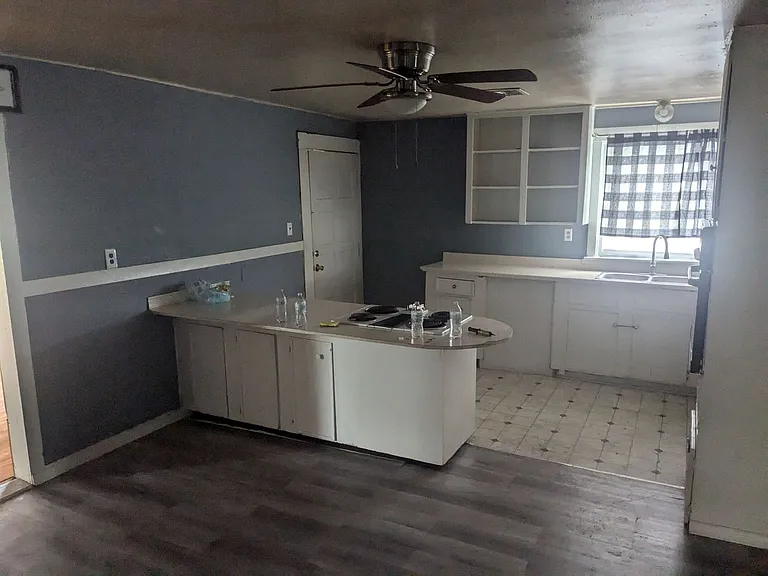 1812 E Young Ave — Photo 9