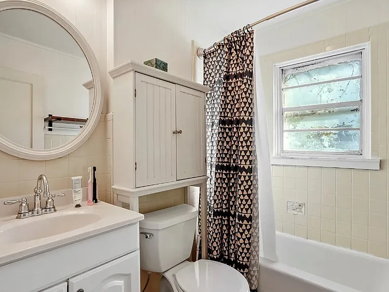 1715 S Saint Louis Ave — Photo 5