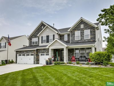 1811 White Pine Dr, Papillion, NE, 68046