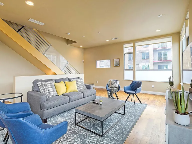 1015 N 21st St — Photo 3
