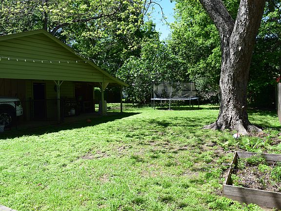 Private, Fully Fenced Bkyd