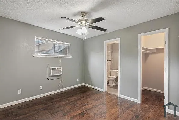 4811 Oakland St — Photo 10