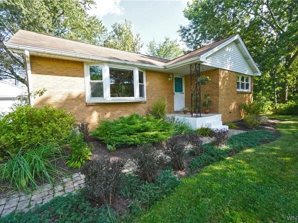 6146 Powers Rd, Orchard Park, NY 14127