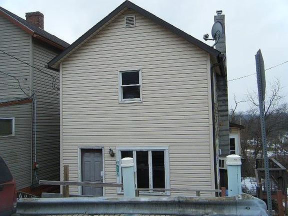 2nd image of 410 13th St
