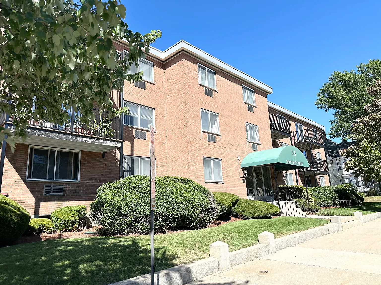2 bed, 938 sqft, $2,800 — Photo 2