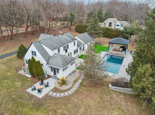 290 E Townline Rd, West Nyack, NY 10994