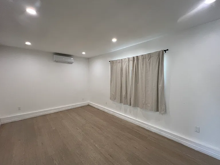 527 N Soldano Ave #527 — Photo 23