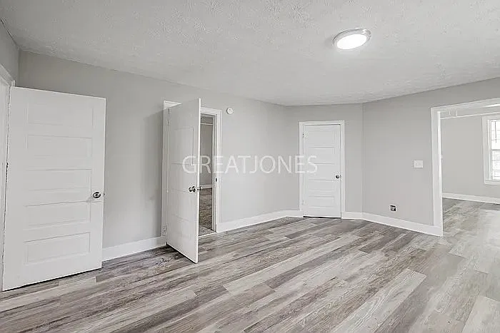 2 bed, 1.0 bath, 1234 sqft, $1,150 — Photo 4
