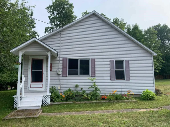 2203 Huron St, Marquette, MI 49855