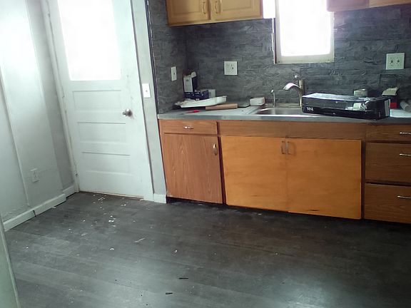 3rd image of 7117 Clement Ave