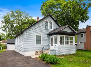 20 Center St, Algonquin, IL 60102